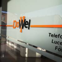 dowel-allestimento-vetrate-la-serifoto